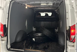 valkoinen Mercedes-Benz Vito 2023 kuva 25.