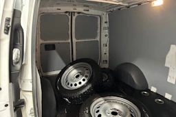 valkoinen Mercedes-Benz Vito 2023 kuva 27.