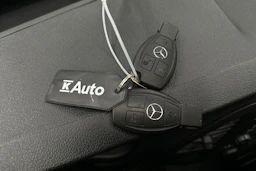 valkoinen Mercedes-Benz Vito 2023 kuva 29.
