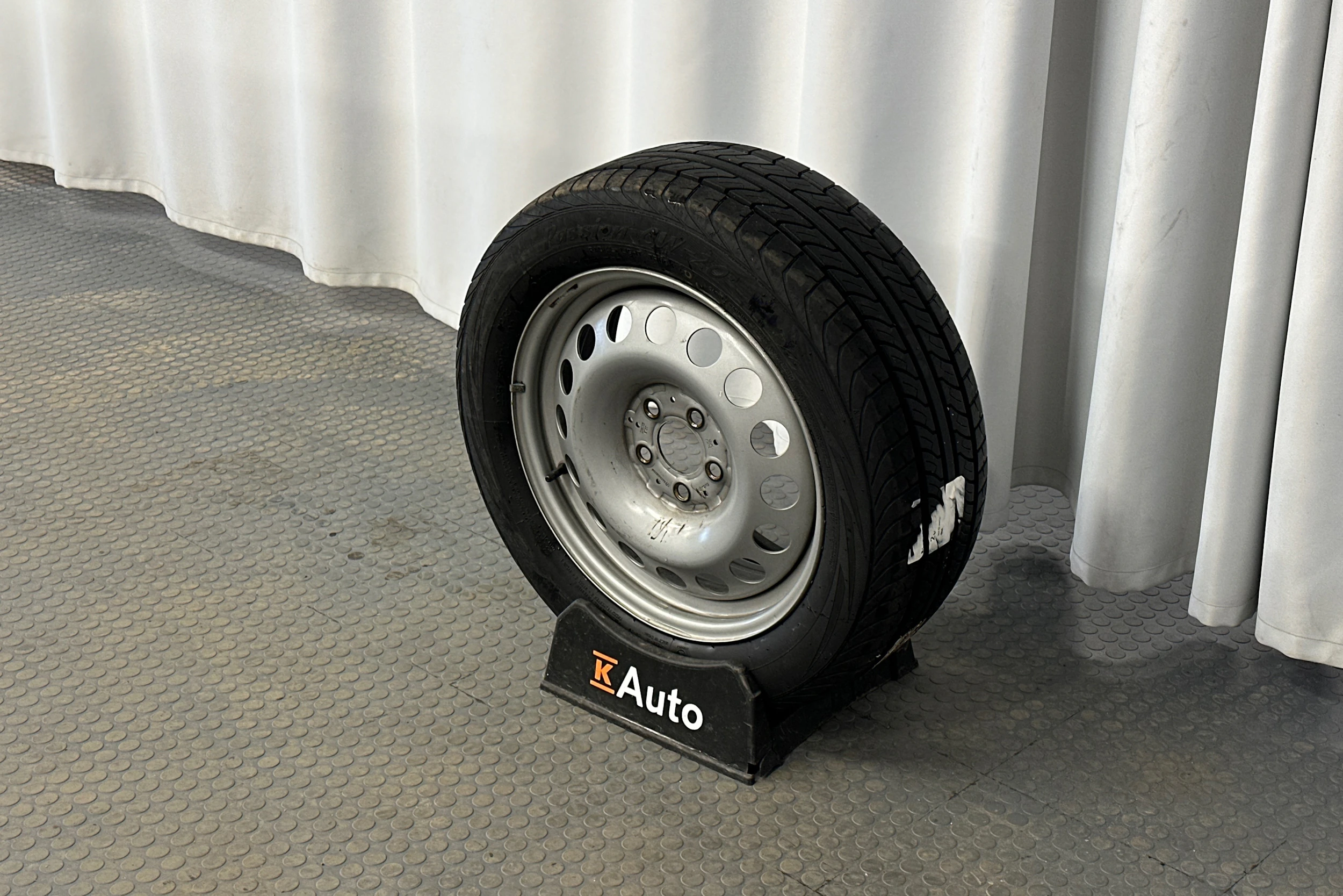 valkoinen Mercedes-Benz Vito 2023 kuva 9.