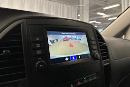 valkoinen Mercedes-Benz Vito 2023 kuva 14.