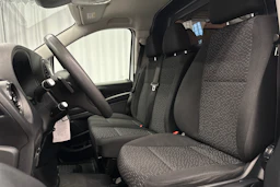 valkoinen Mercedes-Benz Vito 2023 kuva 17.