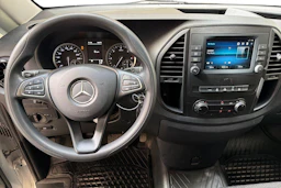 valkoinen Mercedes-Benz Vito 2023 kuva 9.
