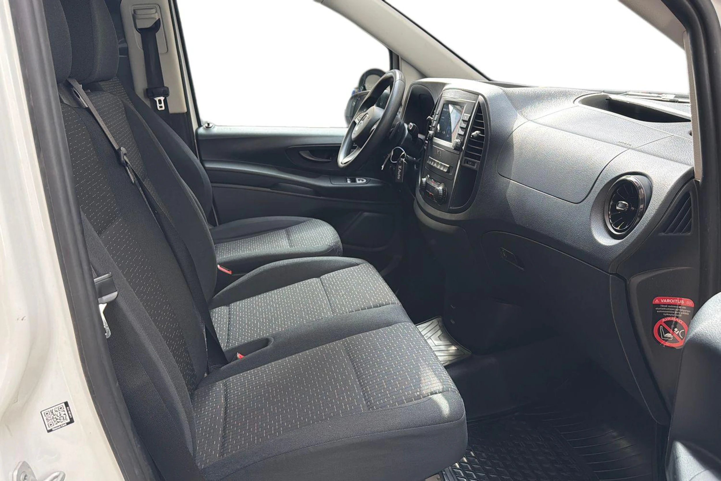 valkoinen Mercedes-Benz Vito 2023 kuva 11.
