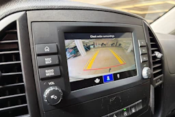 valkoinen Mercedes-Benz Vito 2023 kuva 18.