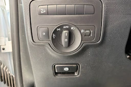 valkoinen Mercedes-Benz Vito 2023 kuva 22.