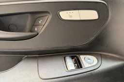 valkoinen Mercedes-Benz Vito 2023 kuva 23.