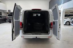 valkoinen Mercedes-Benz Vito 2023 kuva 25.