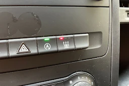 valkoinen Mercedes-Benz Vito 2023 kuva 28.