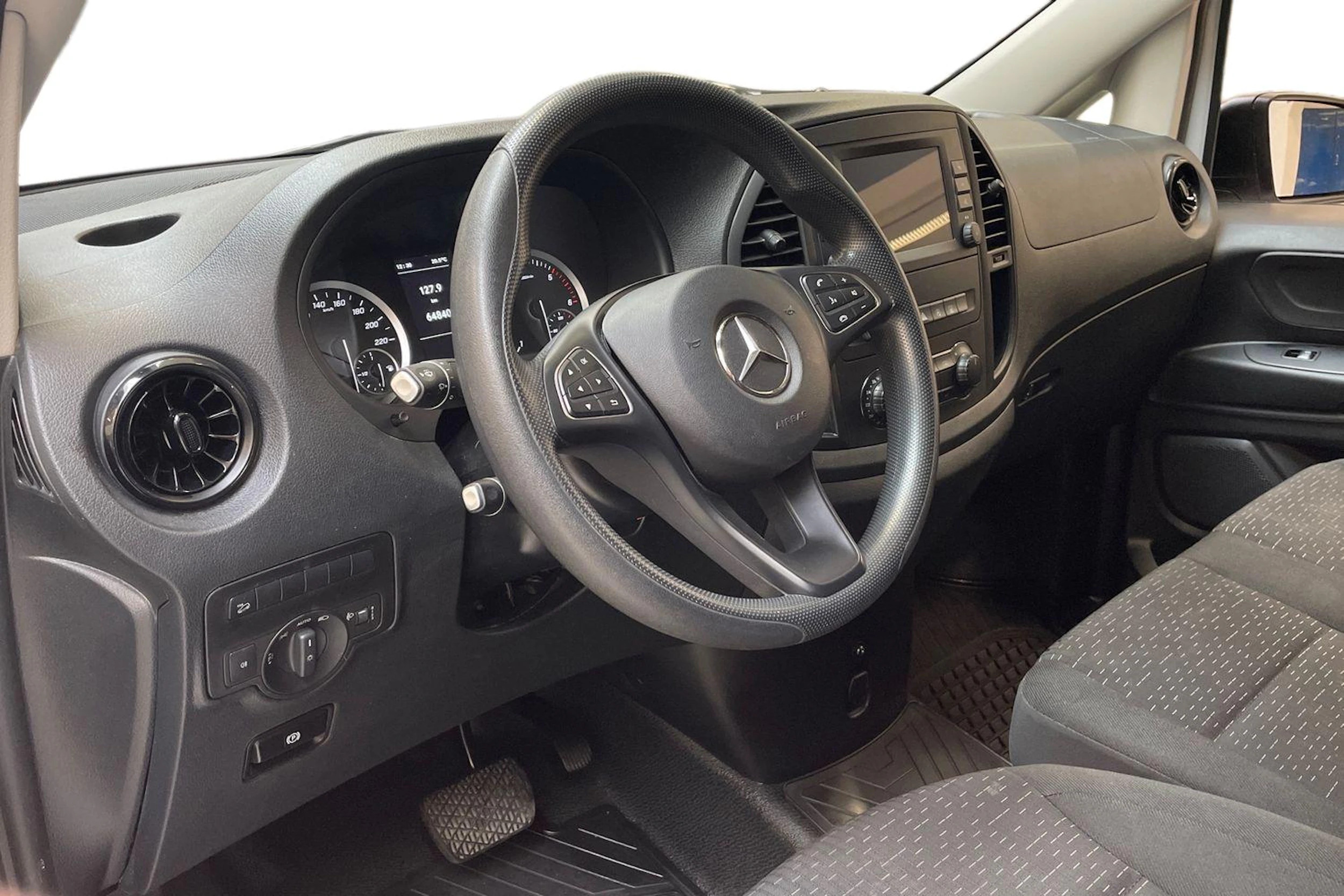 valkoinen Mercedes-Benz Vito 2023 kuva 8.