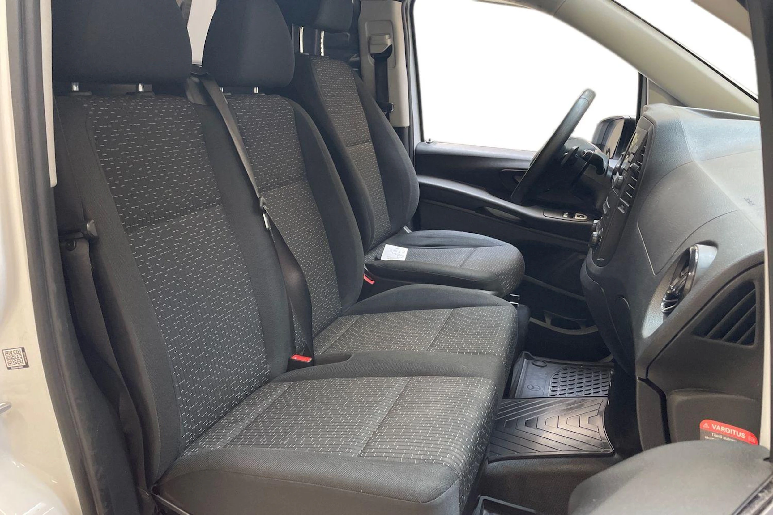 valkoinen Mercedes-Benz Vito 2023 kuva 11.