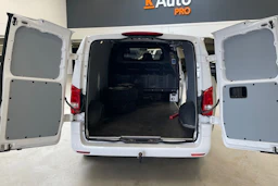 valkoinen Mercedes-Benz Vito 2023 kuva 15.