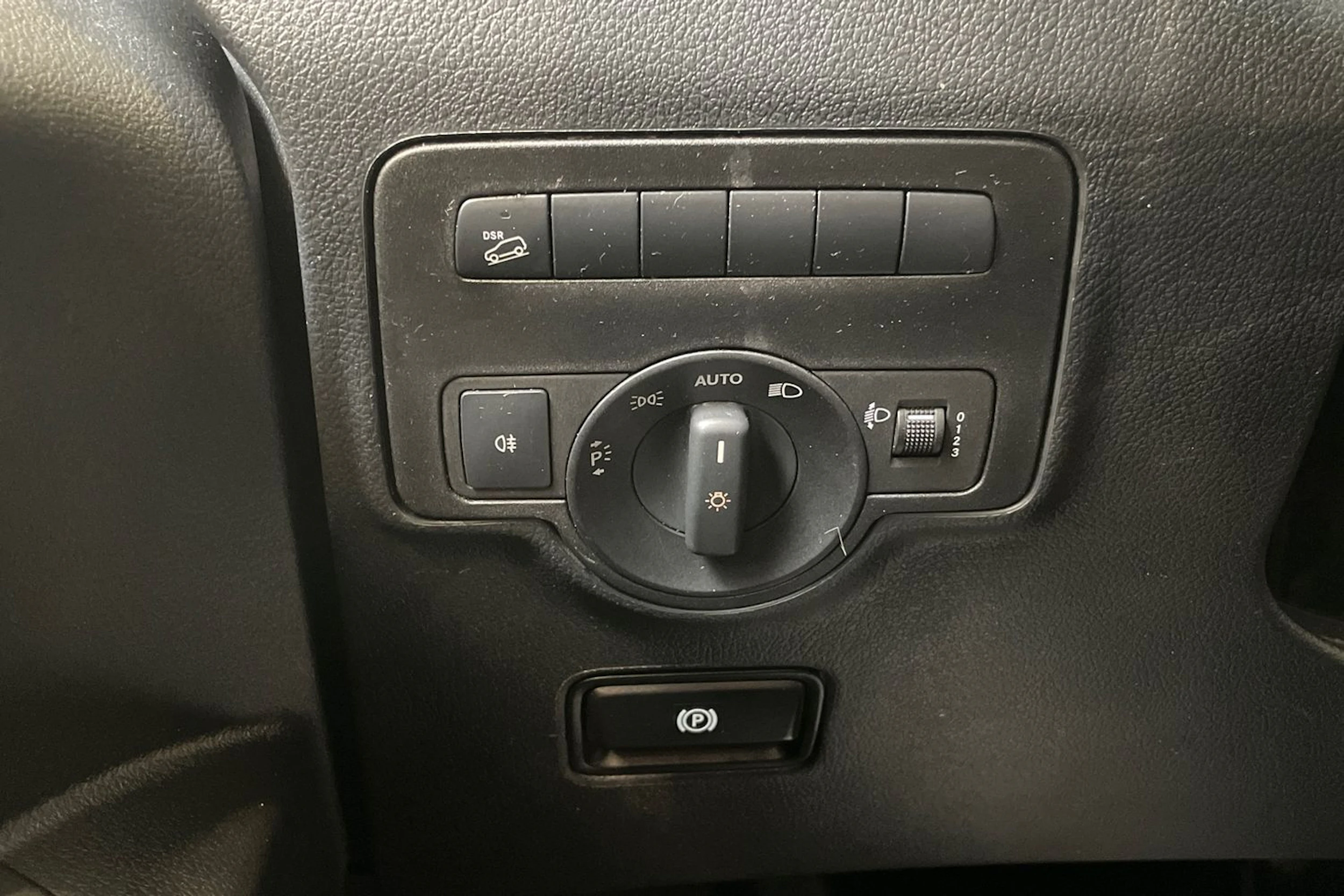 valkoinen Mercedes-Benz Vito 2023 kuva 20.