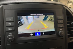 valkoinen Mercedes-Benz Vito 2023 kuva 23.
