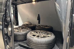 Musta Mercedes-Benz VITO 2023 kuva 12.