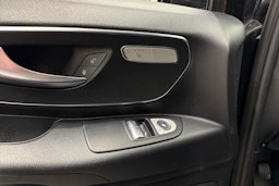 Musta Mercedes-Benz VITO 2023 kuva 20.