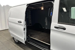 valkoinen Mercedes-Benz Vito 2023 kuva 8.