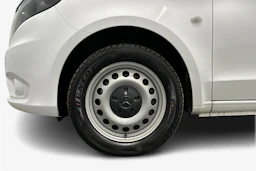 valkoinen Mercedes-Benz Vito 2023 kuva 9.