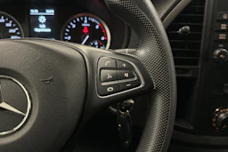 valkoinen Mercedes-Benz Vito 2023 kuva 15.