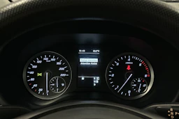 valkoinen Mercedes-Benz Vito 2023 kuva 17.