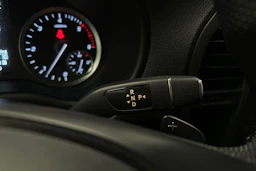 valkoinen Mercedes-Benz Vito 2023 kuva 19.