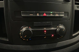 valkoinen Mercedes-Benz Vito 2023 kuva 22.