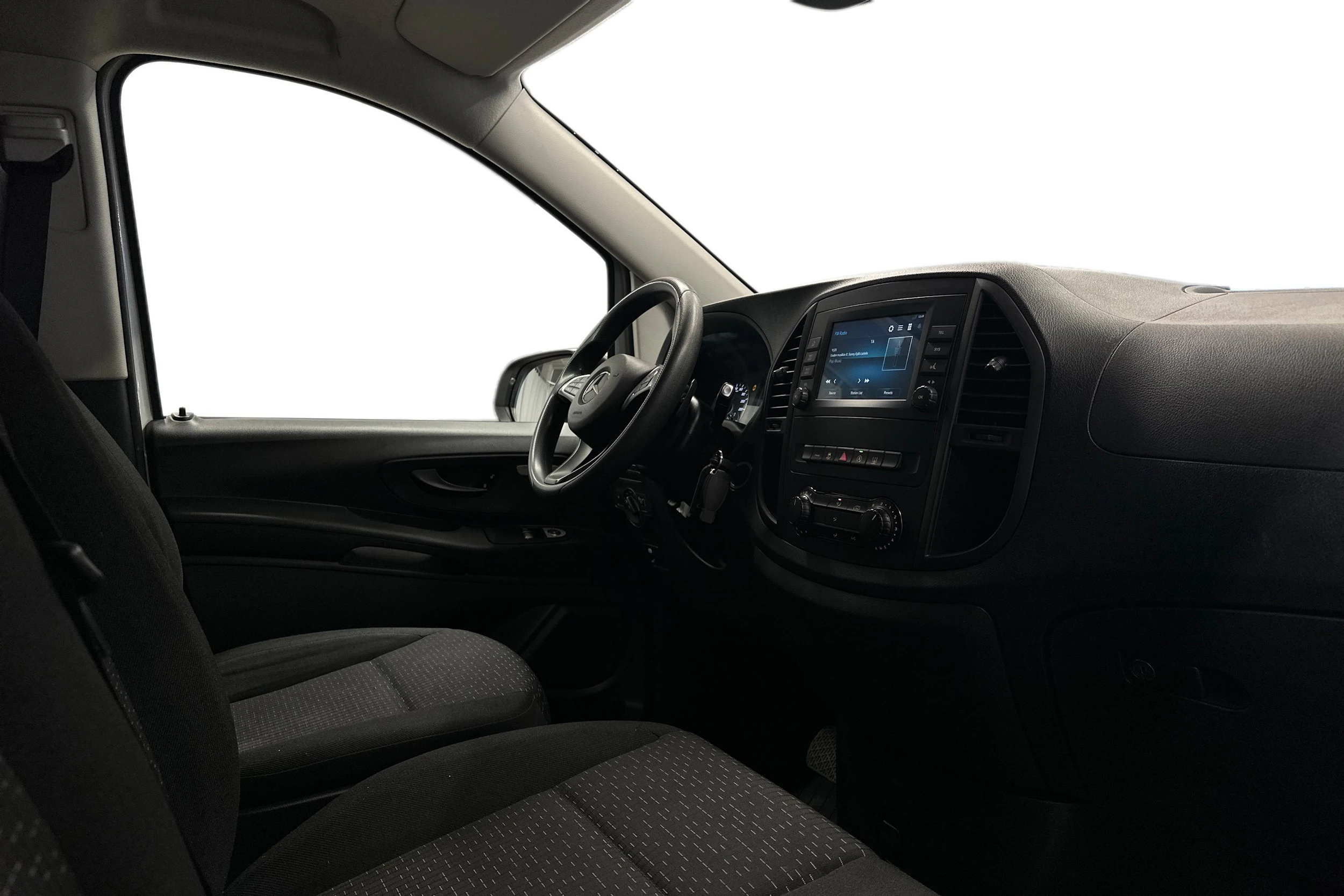 valkoinen Mercedes-Benz Vito 2023 kuva 7.