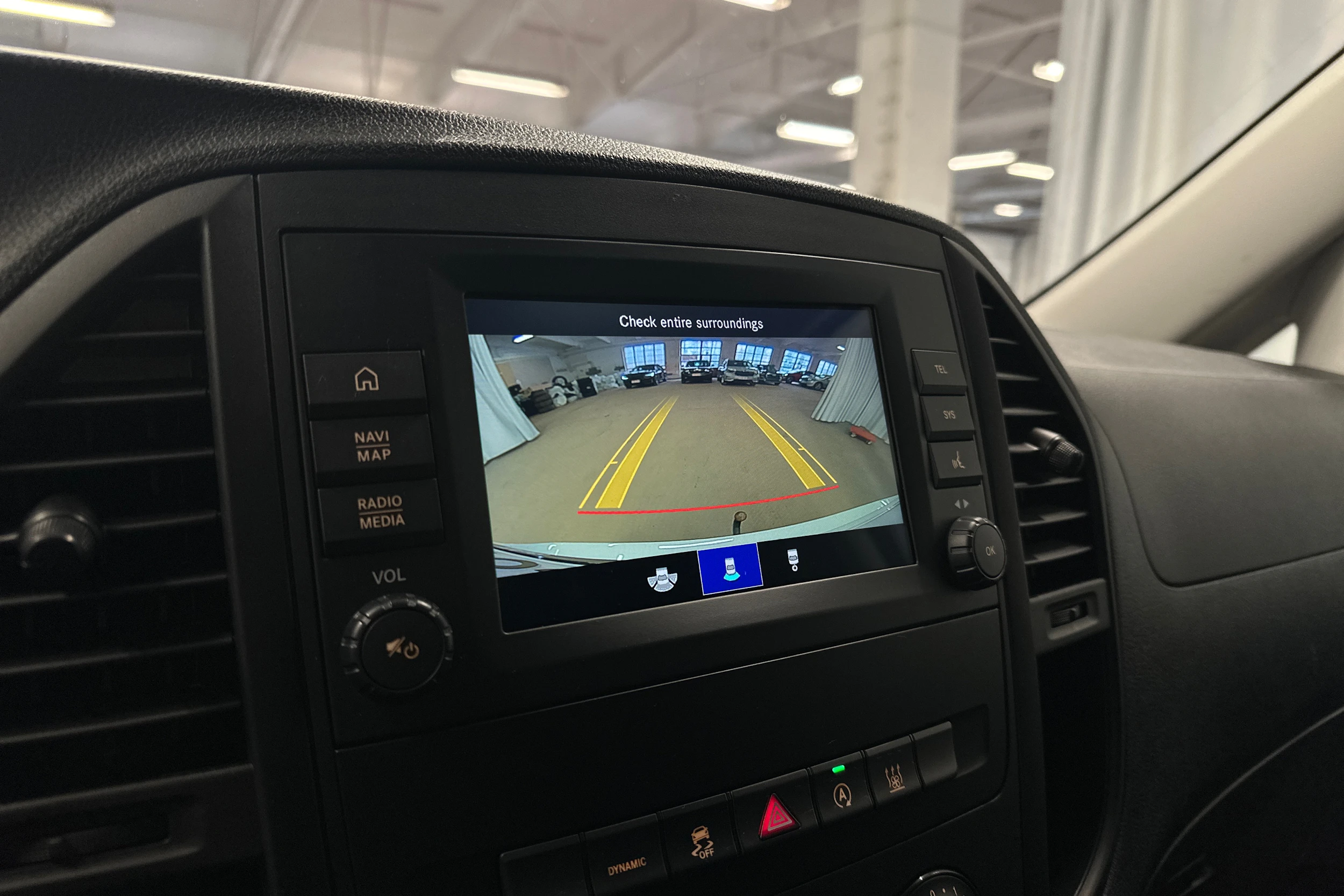 valkoinen Mercedes-Benz Vito 2023 kuva 14.