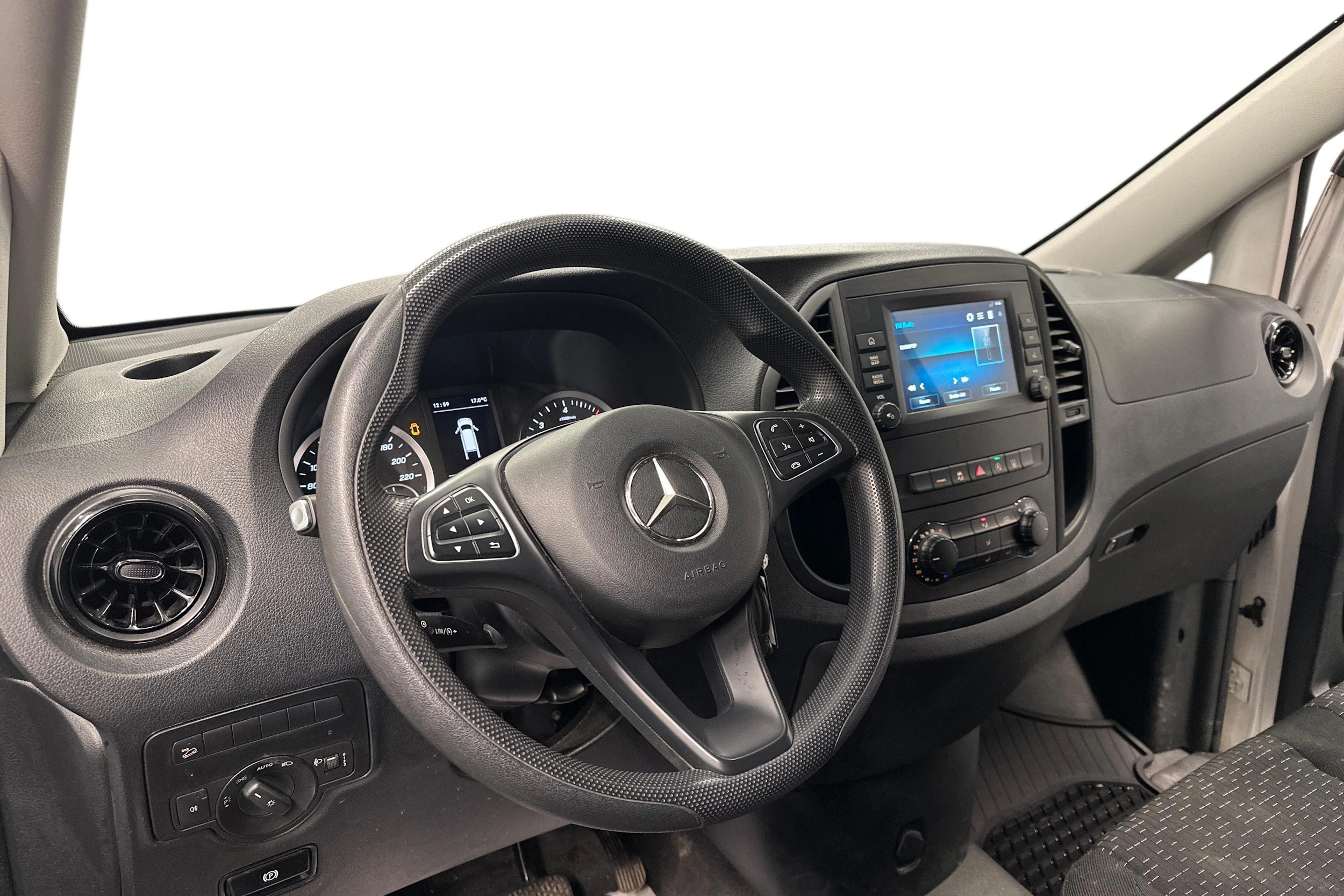 valkoinen Mercedes-Benz Vito 2023 kuva 6.