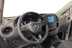 valkoinen Mercedes-Benz Vito 2023 kuva 6.