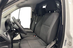 valkoinen Mercedes-Benz Vito 2023 kuva 8.