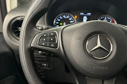 valkoinen Mercedes-Benz Vito 2023 kuva 11.