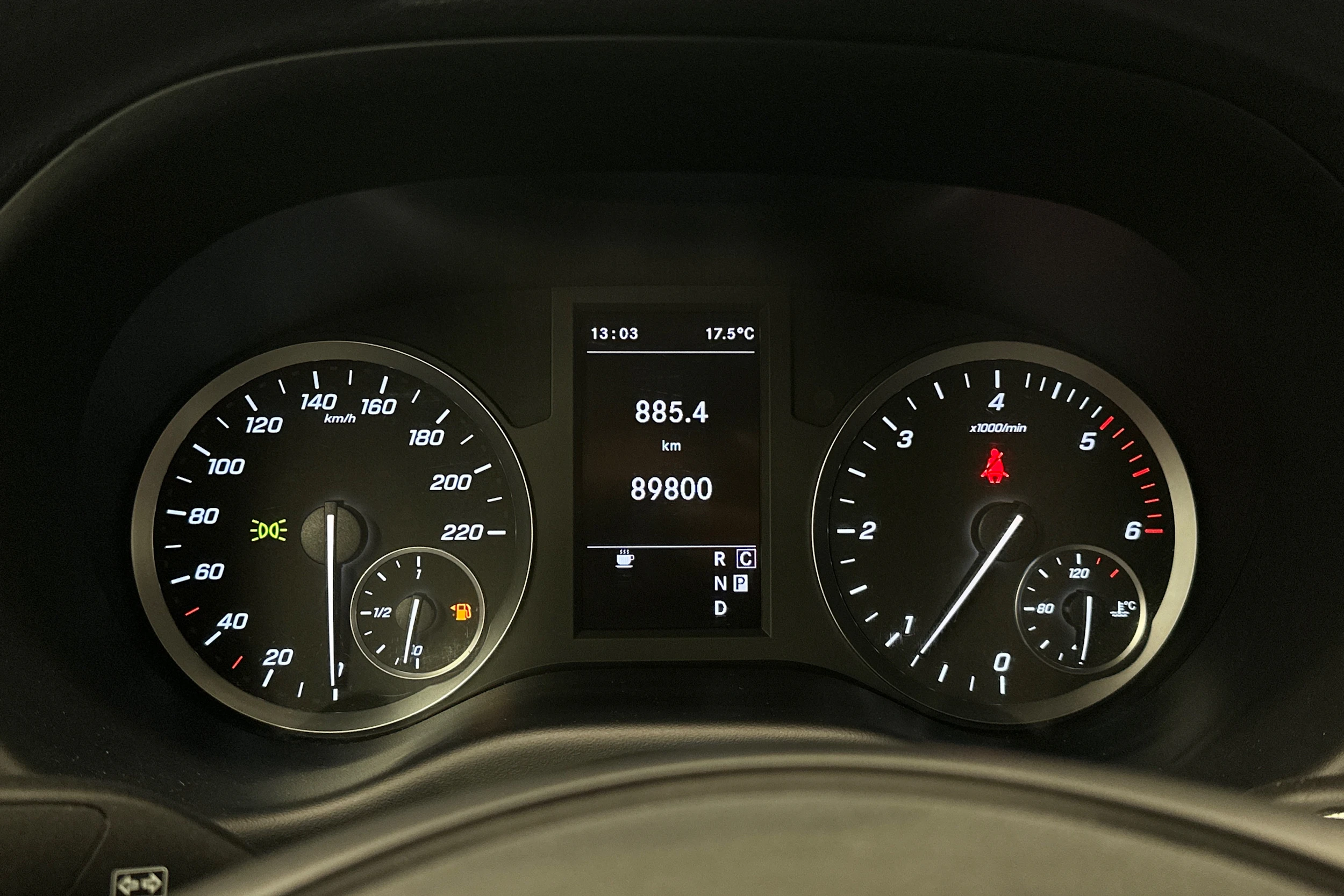 valkoinen Mercedes-Benz Vito 2023 kuva 13.