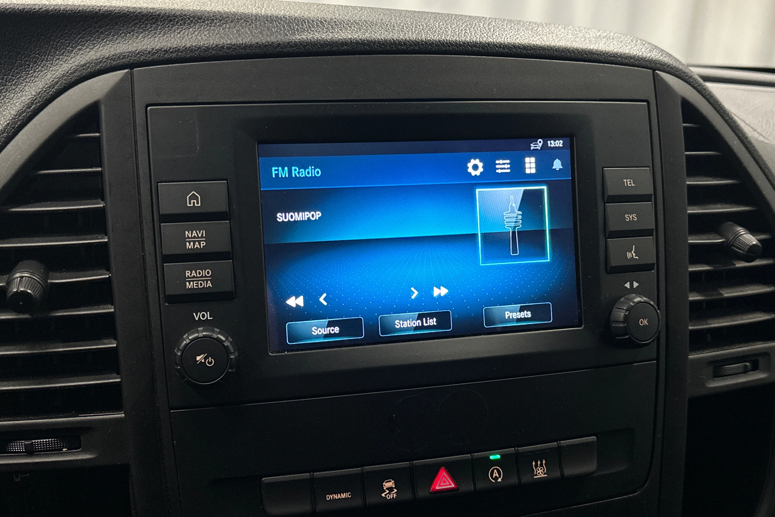 valkoinen Mercedes-Benz Vito 2023 kuva 17.