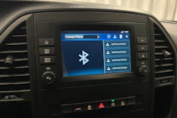 valkoinen Mercedes-Benz Vito 2023 kuva 18.