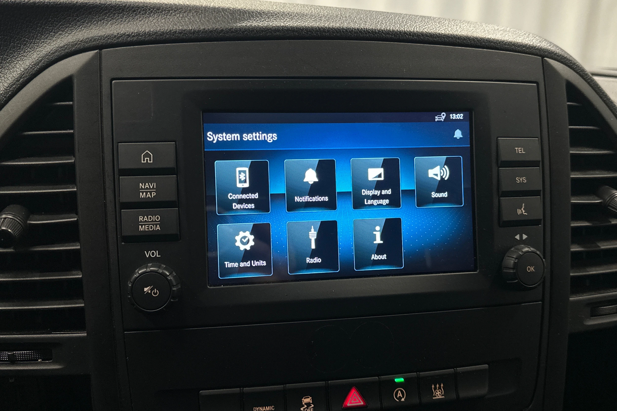 valkoinen Mercedes-Benz Vito 2023 kuva 19.
