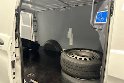 valkoinen Mercedes-Benz Vito 2023 kuva 25.