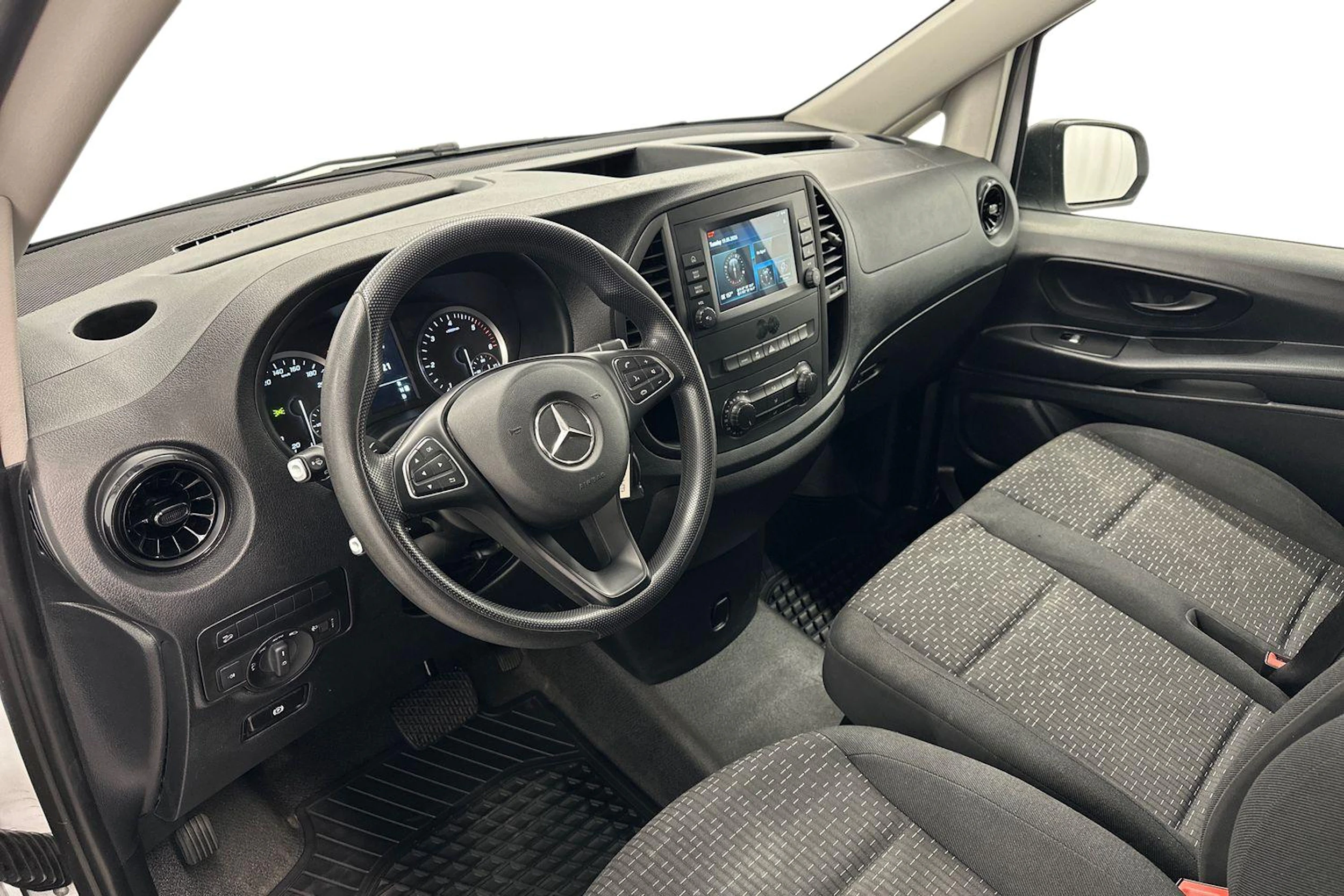 valkoinen Mercedes-Benz Vito 2023 kuva 6.