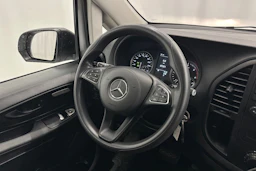valkoinen Mercedes-Benz Vito 2023 kuva 10.