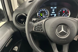 valkoinen Mercedes-Benz Vito 2023 kuva 11.