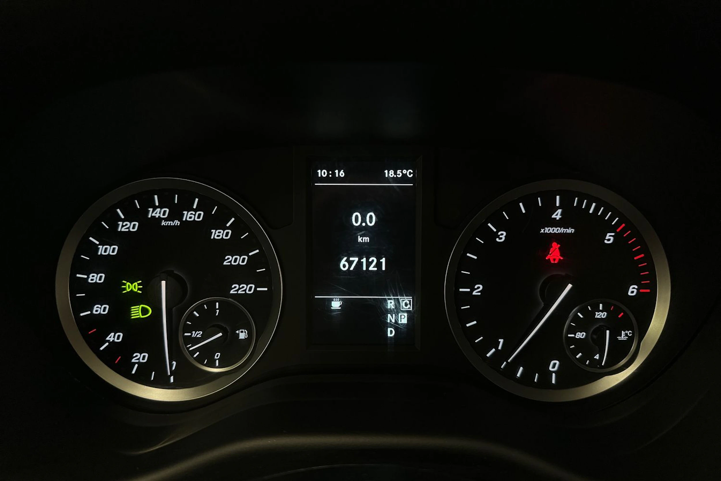 valkoinen Mercedes-Benz Vito 2023 kuva 13.