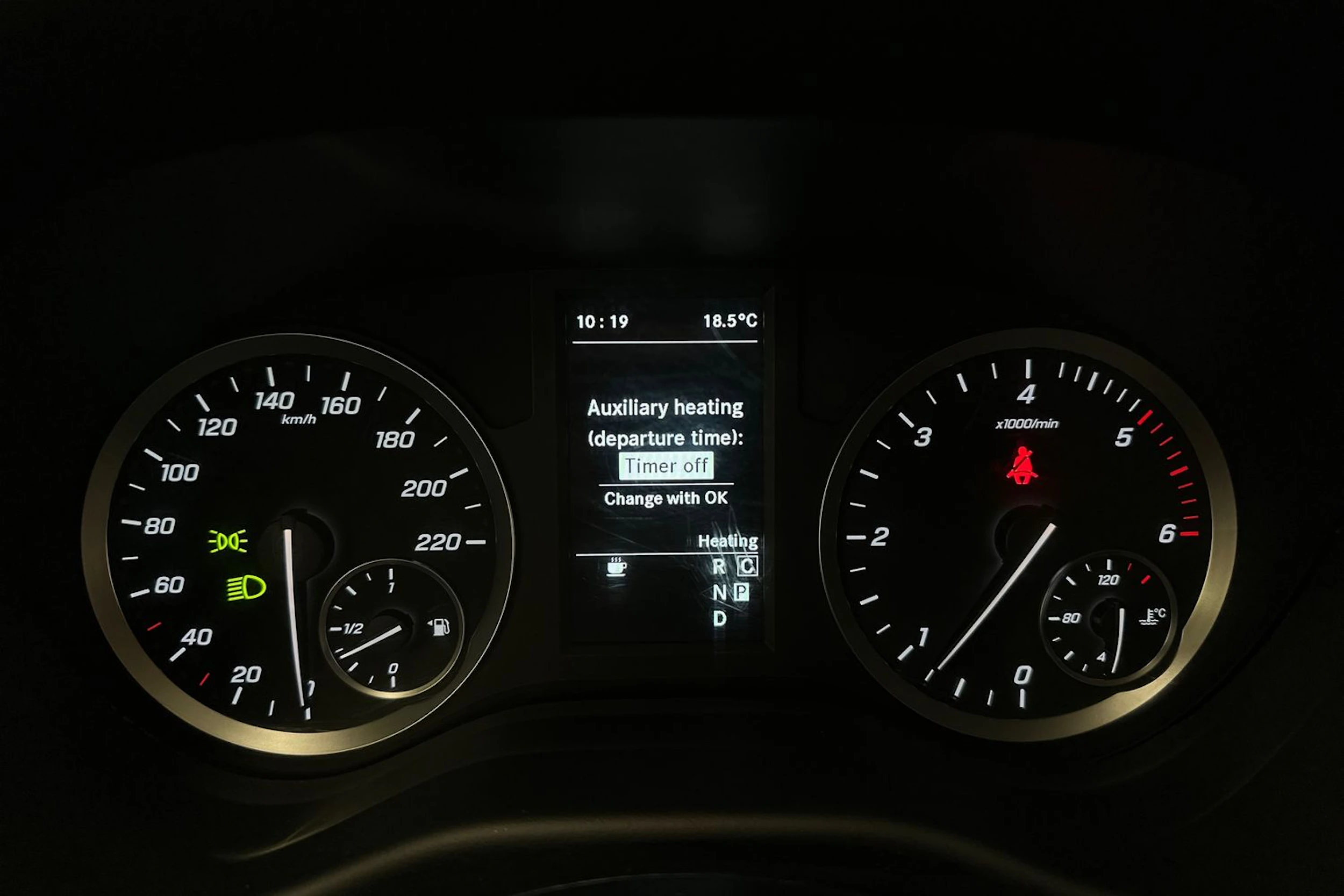 valkoinen Mercedes-Benz Vito 2023 kuva 14.