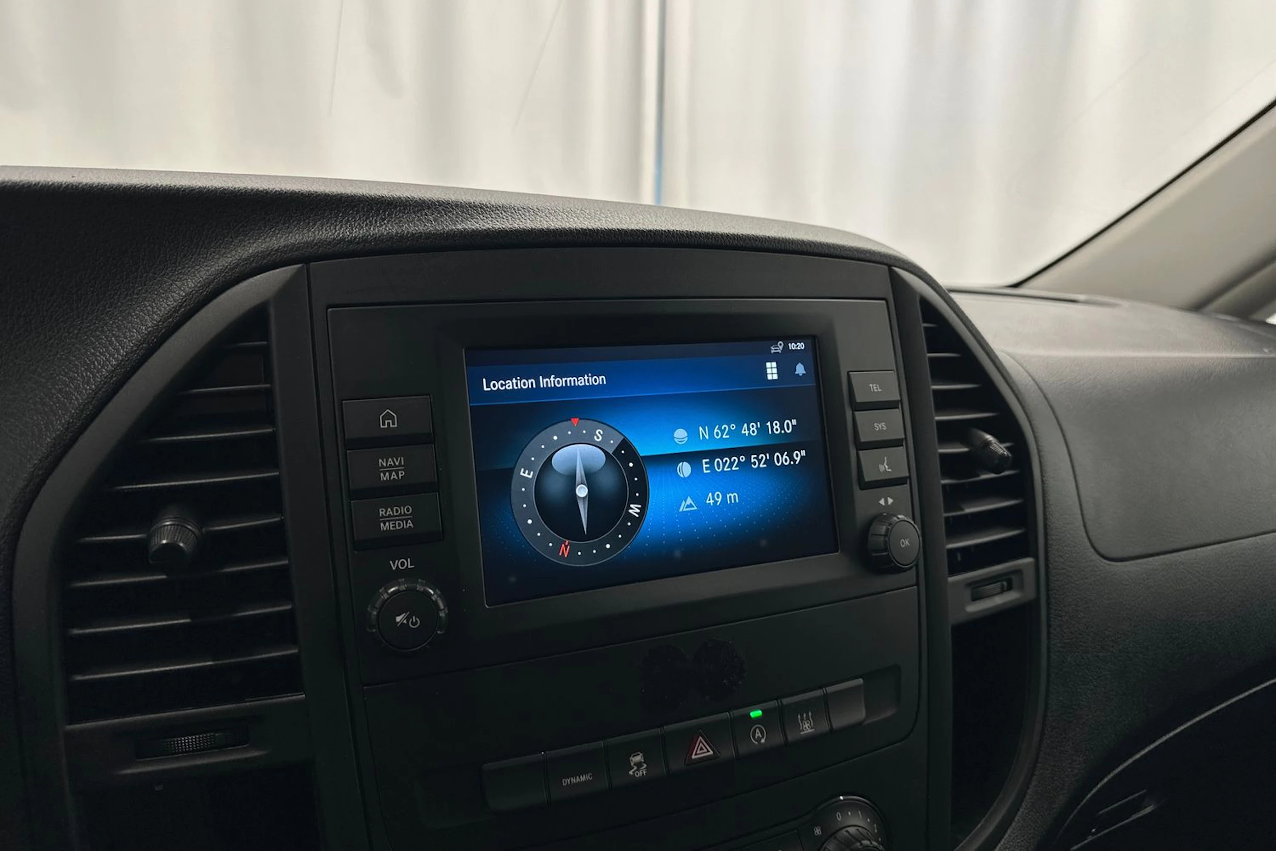 valkoinen Mercedes-Benz Vito 2023 kuva 17.