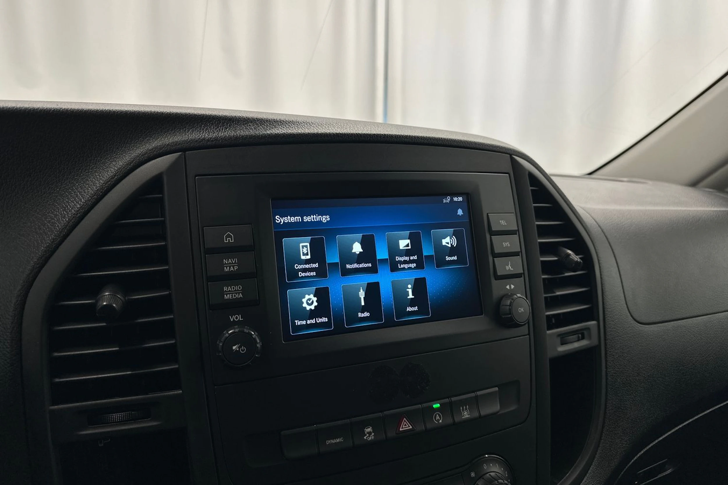 valkoinen Mercedes-Benz Vito 2023 kuva 19.