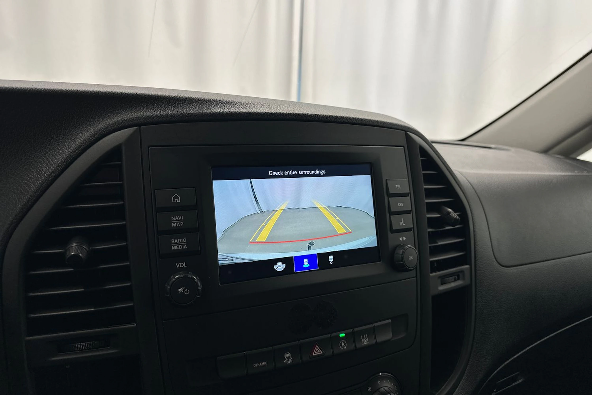 valkoinen Mercedes-Benz Vito 2023 kuva 20.