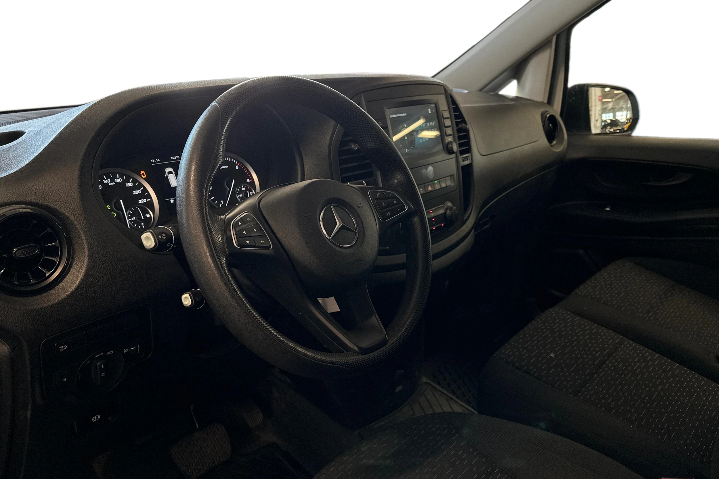 valkoinen Mercedes-Benz Vito 2023 kuva 3.