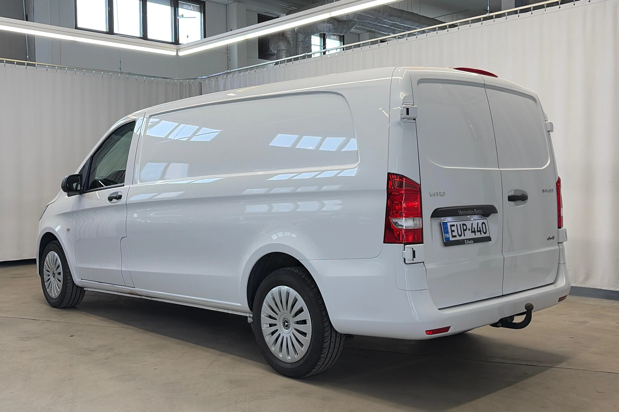 valkoinen Mercedes-Benz Vito 2023 kuva 7.