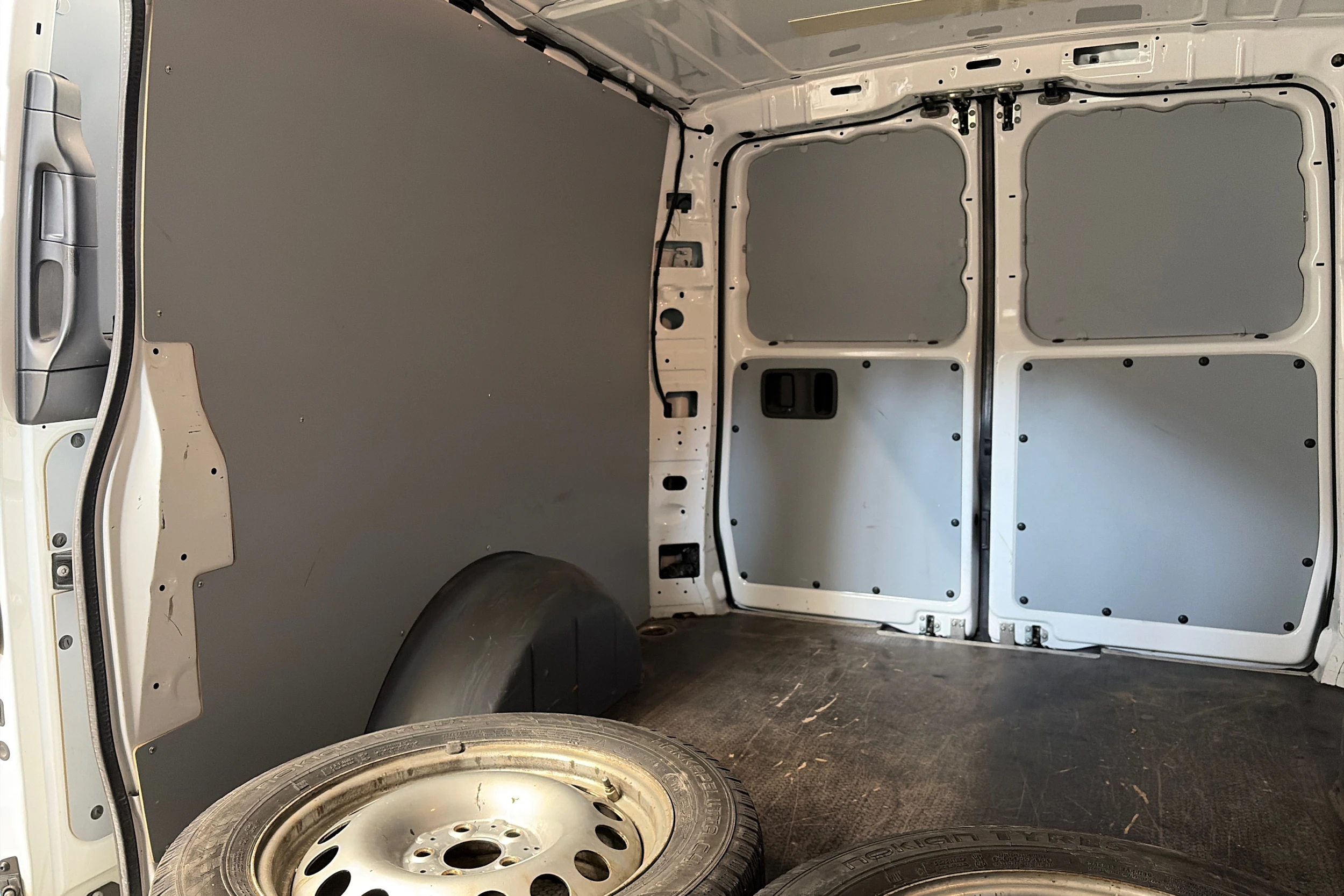 valkoinen Mercedes-Benz Vito 2023 kuva 11.
