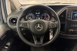 valkoinen Mercedes-Benz Vito 2023 kuva 15.