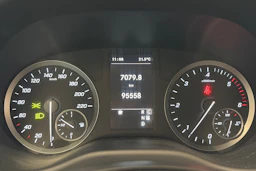 valkoinen Mercedes-Benz Vito 2023 kuva 16.
